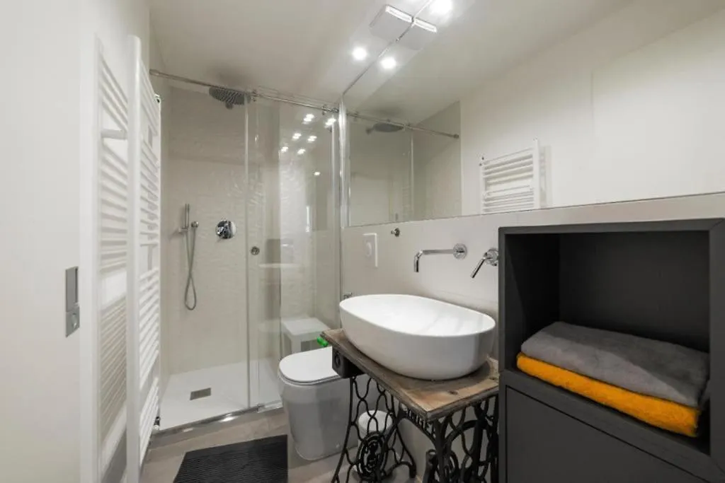 Apartment La Pampa Guest House Milan